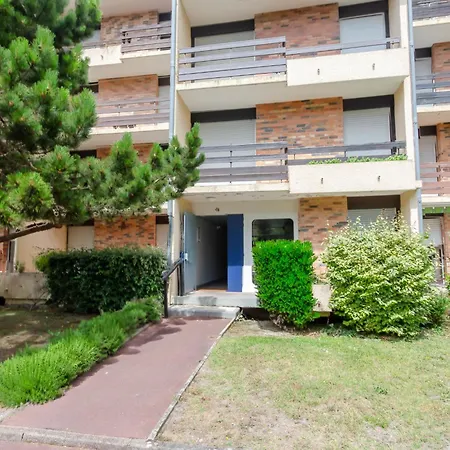 Le Sporting-17 By Interhome Кабур